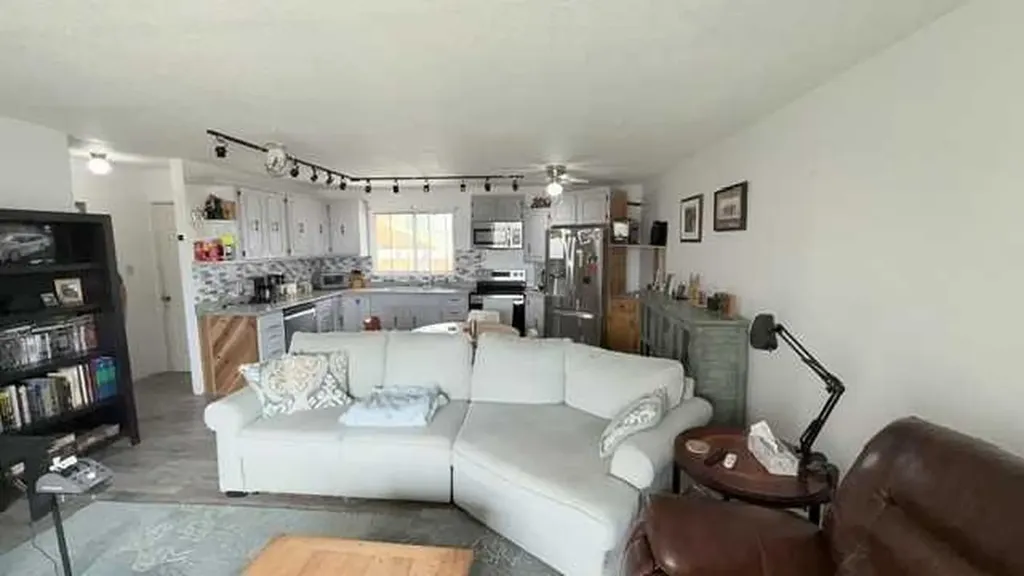 4804 47 Avenue Grimshaw AB T0H1W0
