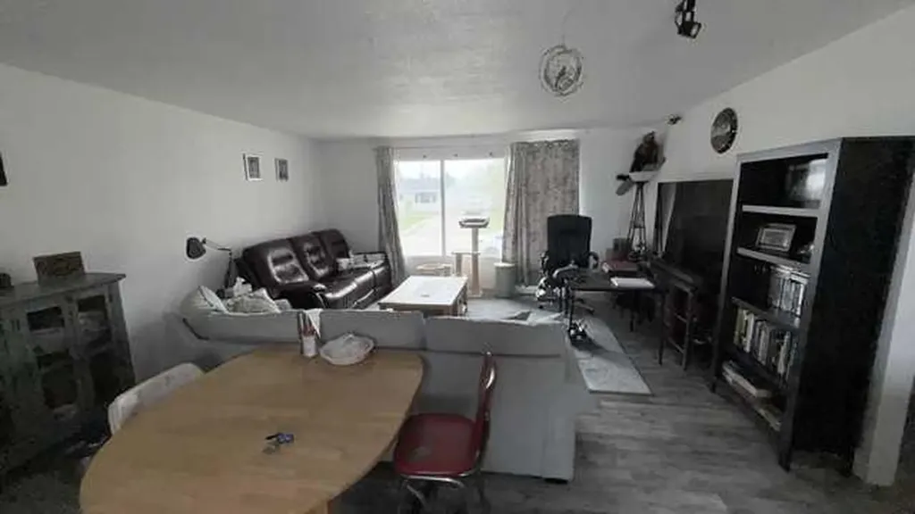 4804 47 Avenue Grimshaw AB T0H1W0