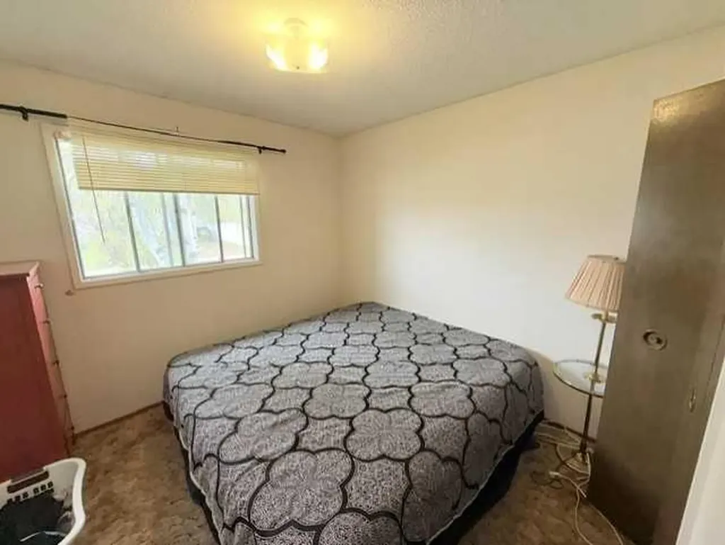 4804 47 Avenue Grimshaw AB T0H1W0