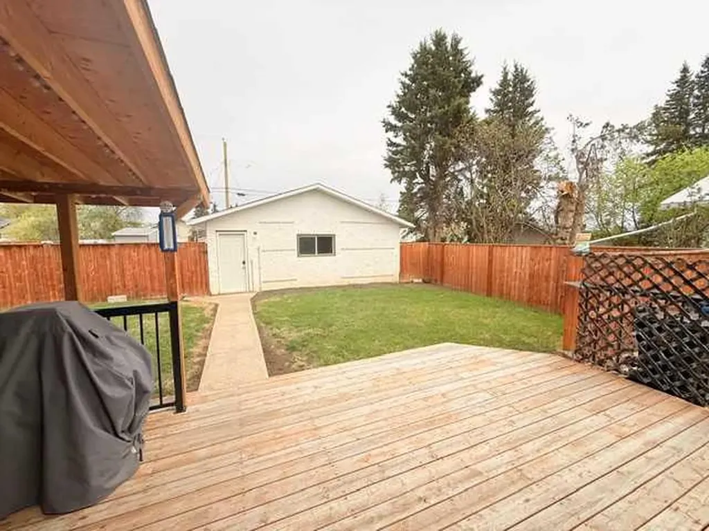 4804 47 Avenue Grimshaw AB T0H1W0