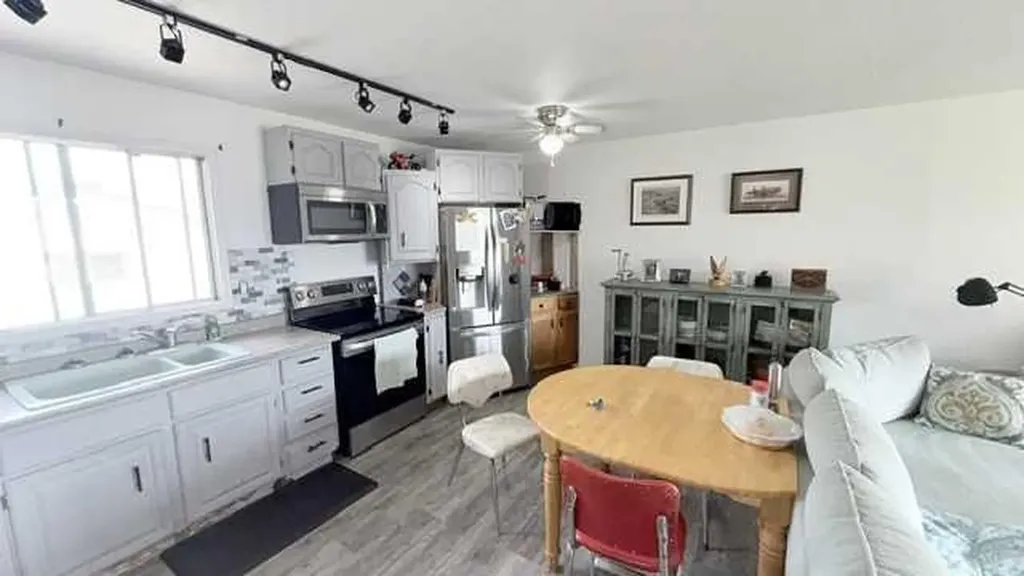 4804 47 Avenue Grimshaw AB T0H1W0