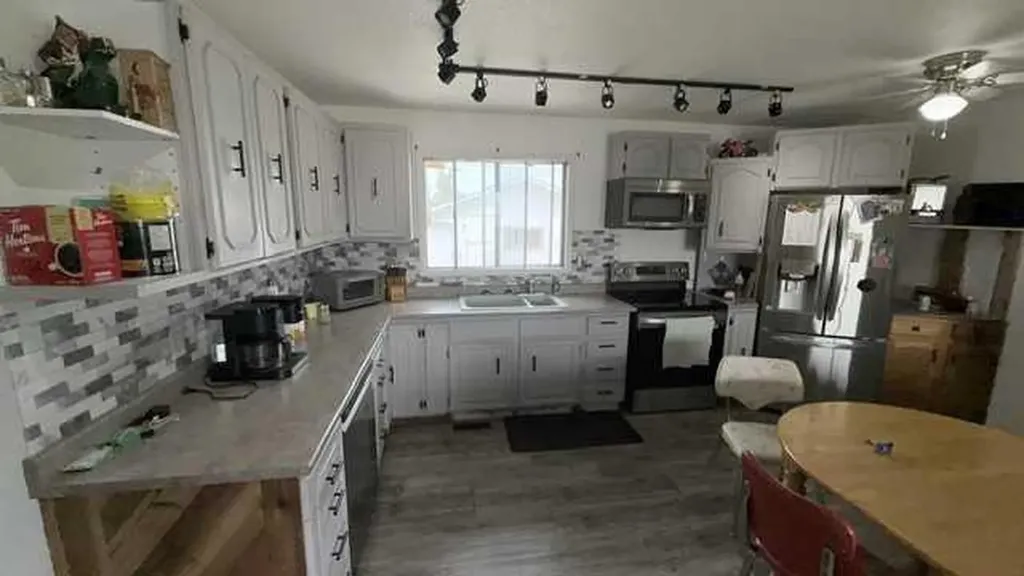 4804 47 Avenue Grimshaw AB T0H1W0