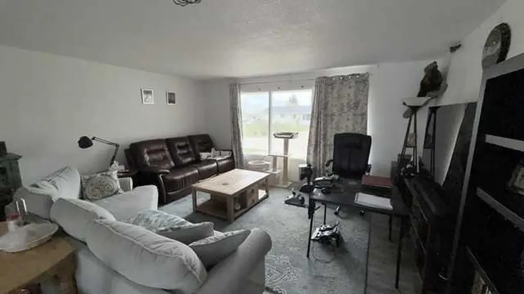 4804 47 Avenue Grimshaw AB T0H1W0