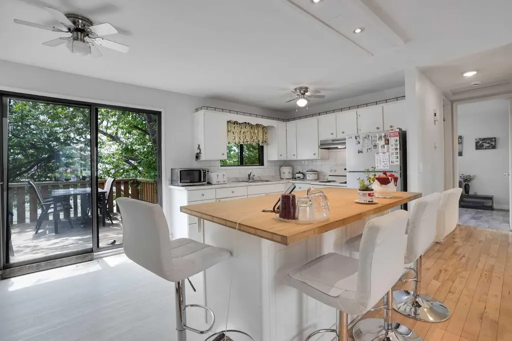 1187 Falconridge Drive NE Calgary AB T3J 1A3