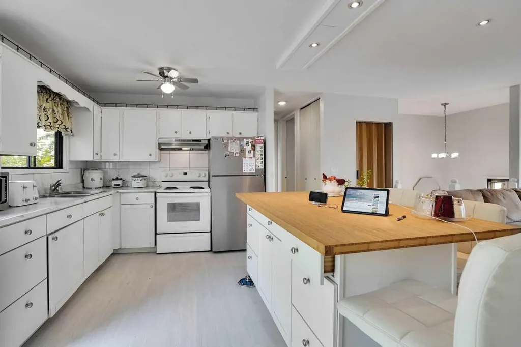 1187 Falconridge Drive NE Calgary AB T3J 1A3