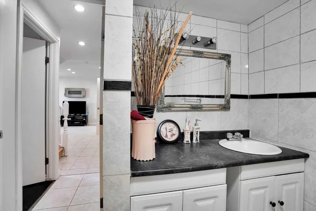 1187 Falconridge Drive NE Calgary AB T3J 1A3