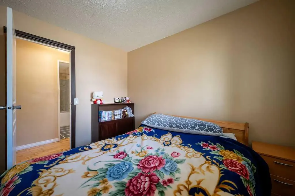 139 Maitland Road NE Calgary AB T2A 4Z3