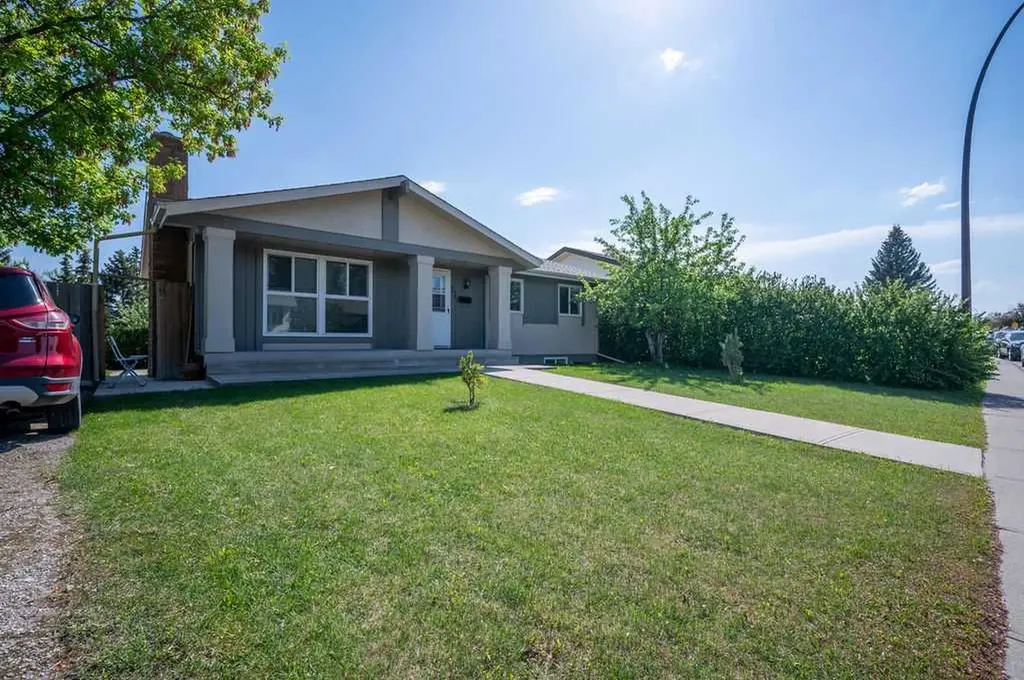 139 Maitland Road NE Calgary AB T2A 4Z3