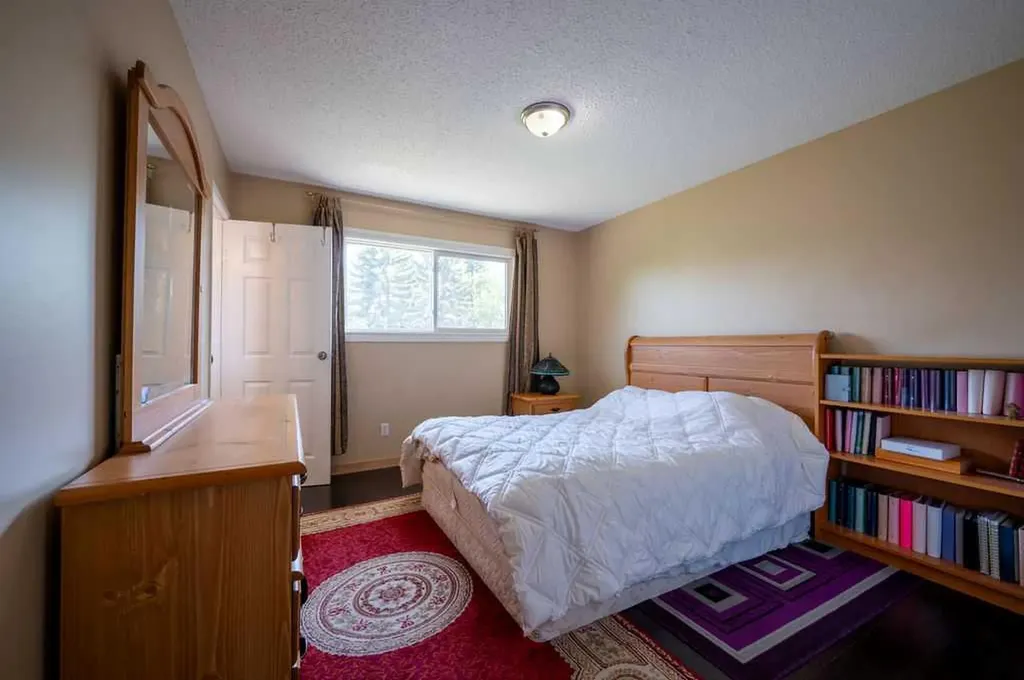 139 Maitland Road NE Calgary AB T2A 4Z3