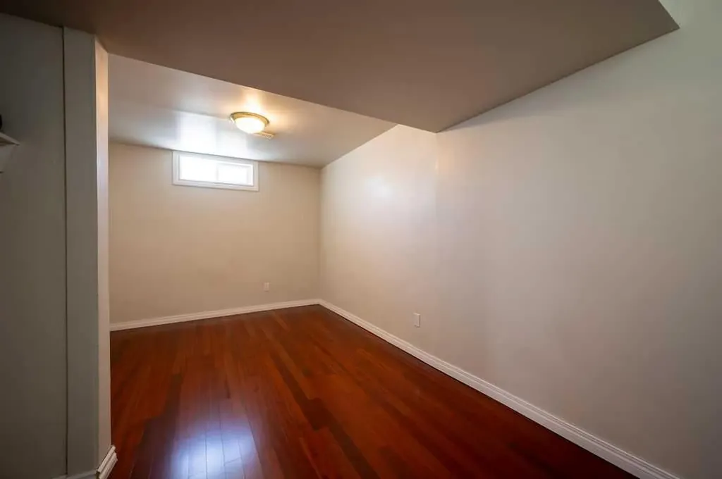 139 Maitland Road NE Calgary AB T2A 4Z3