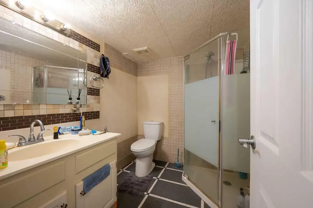 139 Maitland Road NE Calgary AB T2A 4Z3