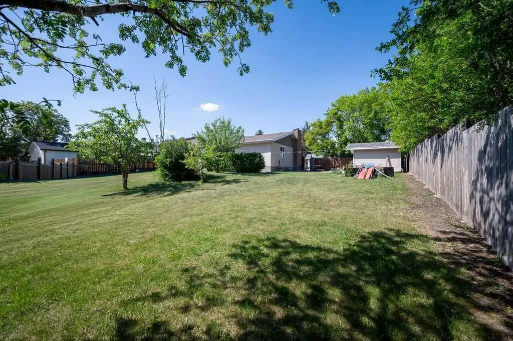 139 Maitland Road NE Calgary AB T2A 4Z3