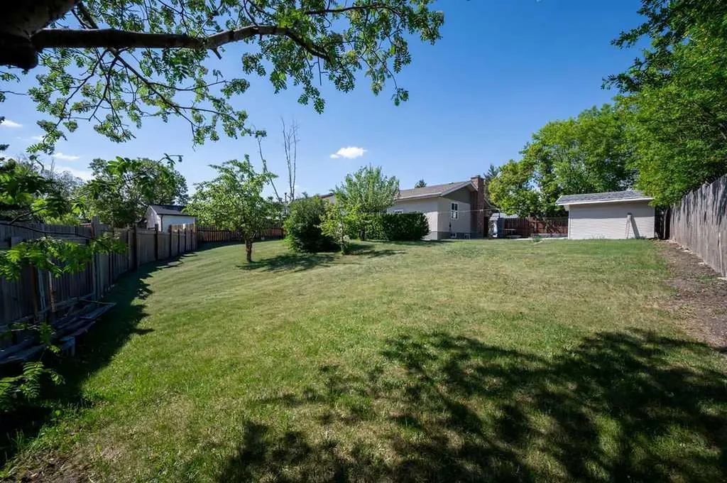 139 Maitland Road NE Calgary AB T2A 4Z3