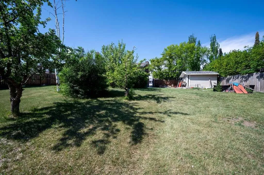 139 Maitland Road NE Calgary AB T2A 4Z3