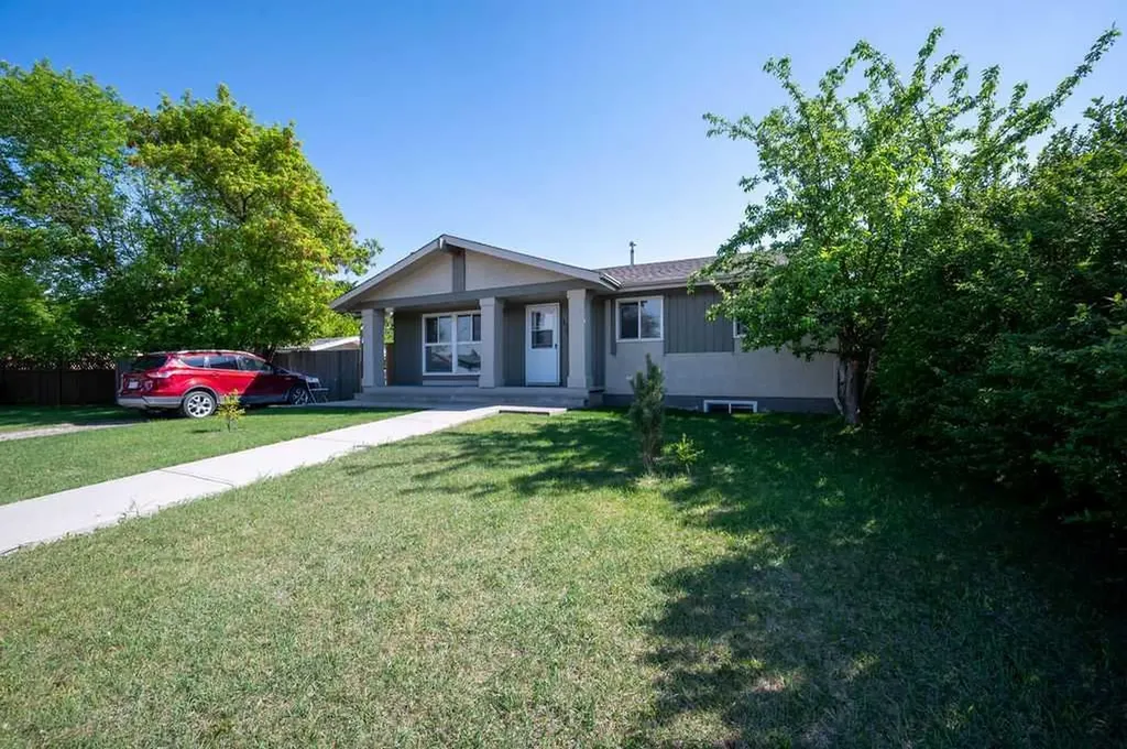 139 Maitland Road NE Calgary AB T2A 4Z3