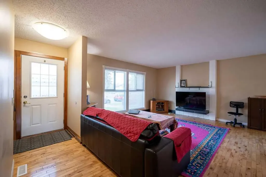 139 Maitland Road NE Calgary AB T2A 4Z3