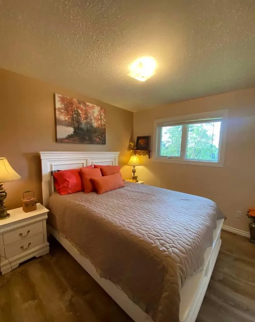 49425 Highway 870 Innisfree AB t0b2g0