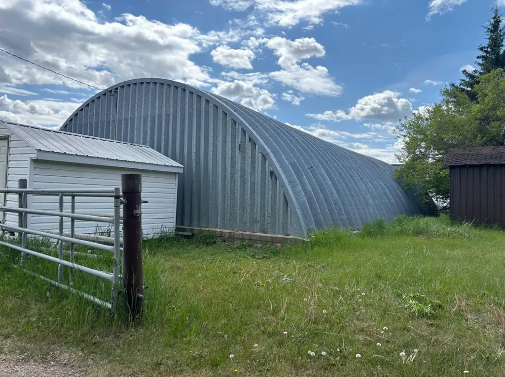 49425 Highway 870 Innisfree AB t0b2g0