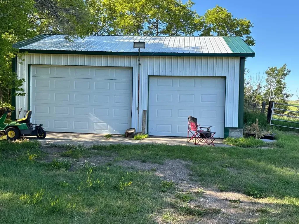 49425 Highway 870 Innisfree AB t0b2g0