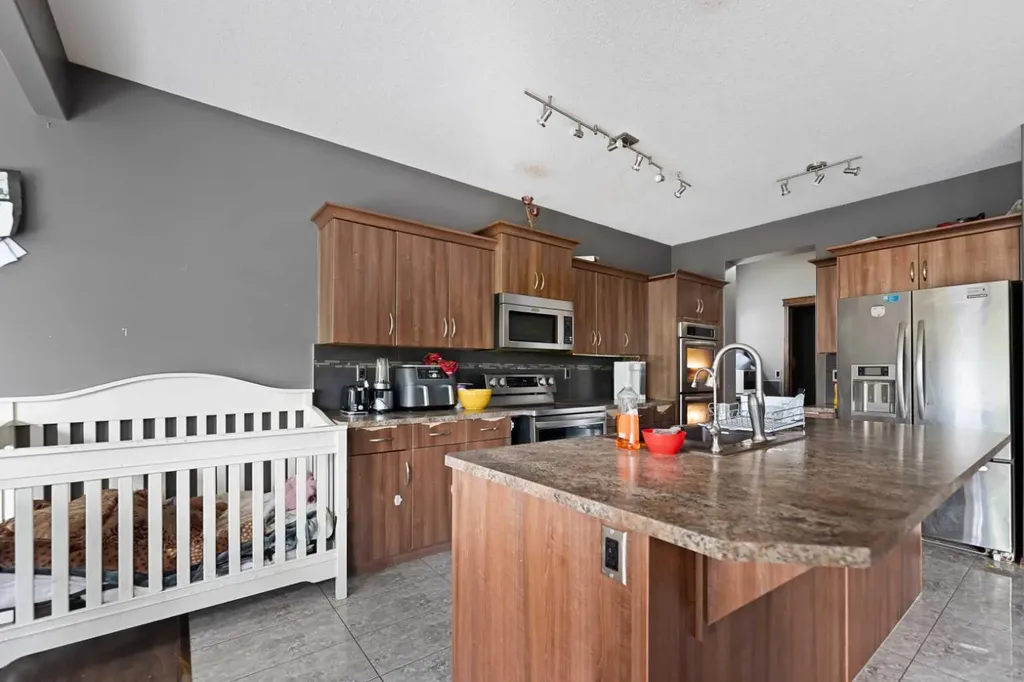 34 Brightoncrest Common SE Calgary AB T2Z 0N8