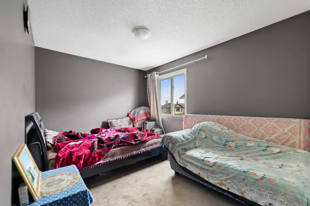 34 Brightoncrest Common SE Calgary AB T2Z 0N8