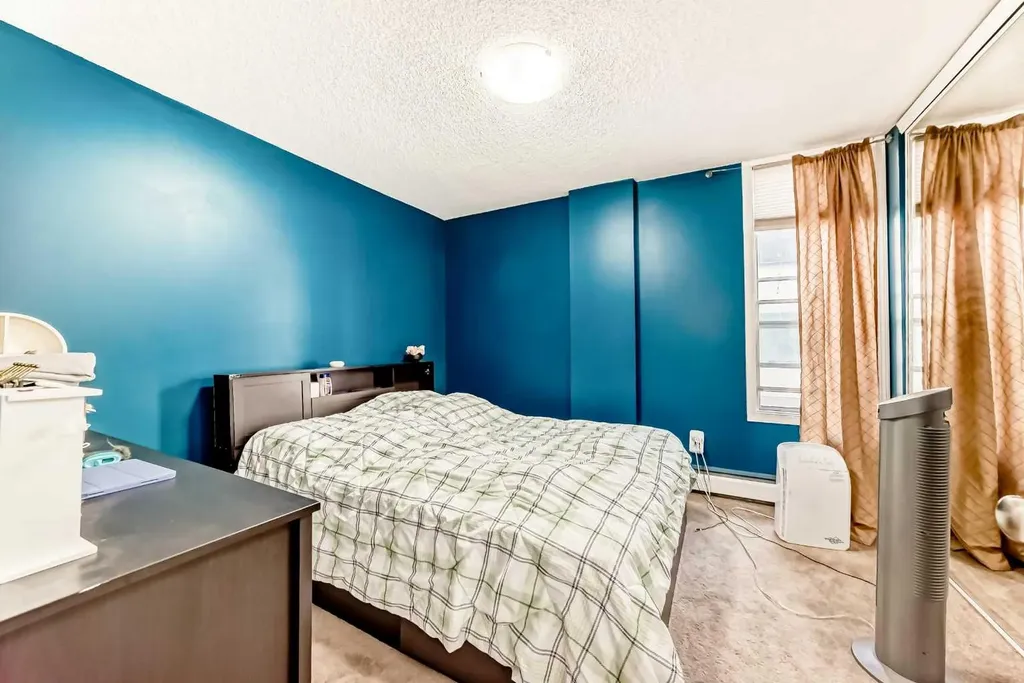 317 14 Avenue SW Calgary AB T2R 0M4