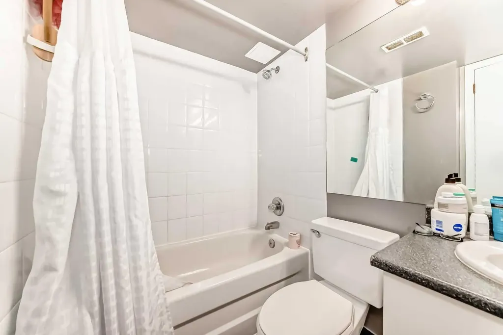 317 14 Avenue SW Calgary AB T2R 0M4