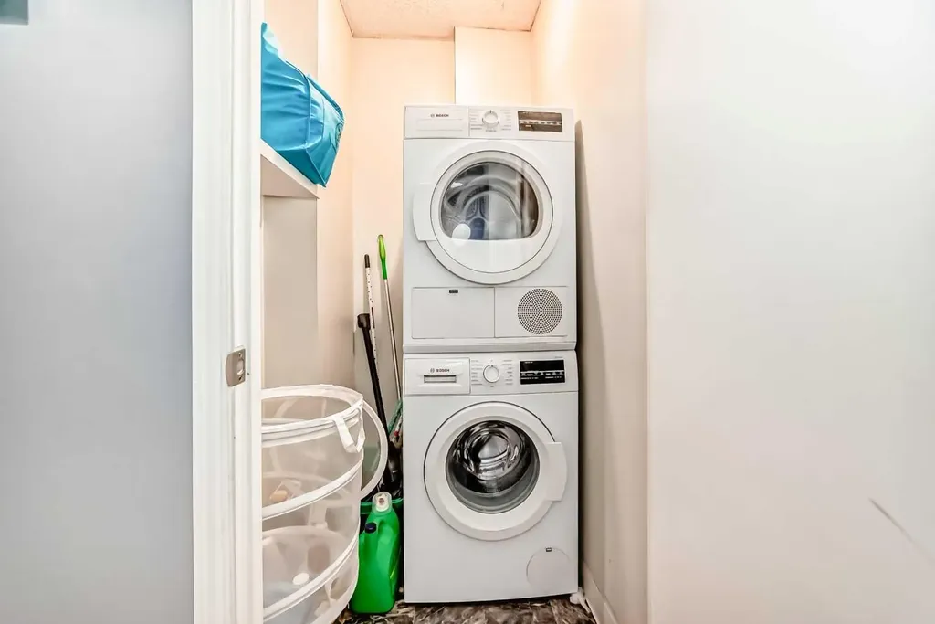 317 14 Avenue SW Calgary AB T2R 0M4