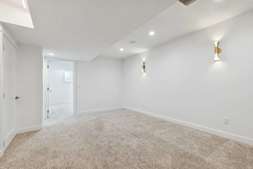 7411 202 Avenue SE Calgary AB T3S 0E8