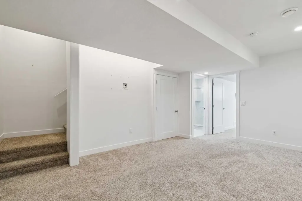 7411 202 Avenue SE Calgary AB T3S 0E8