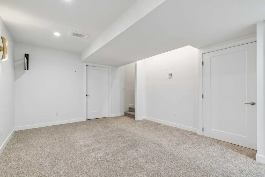 7411 202 Avenue SE Calgary AB T3S 0E8