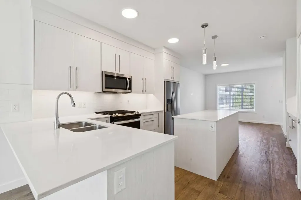 7411 202 Avenue SE Calgary AB T3S 0E8