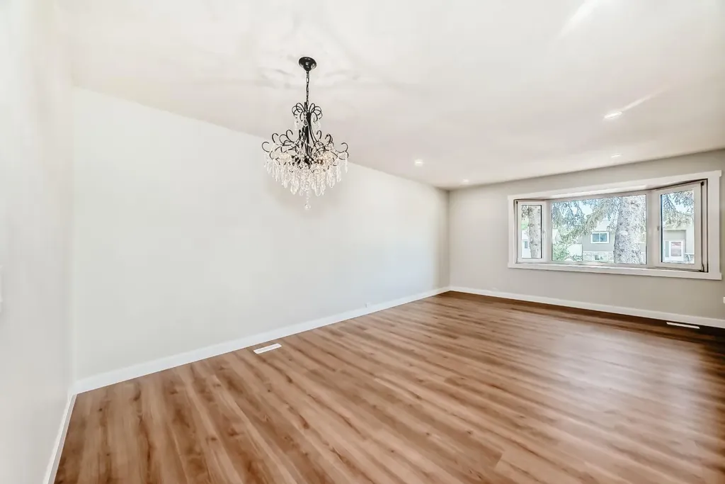5128 Maryvale Drive NE Calgary AB T2A 2V6