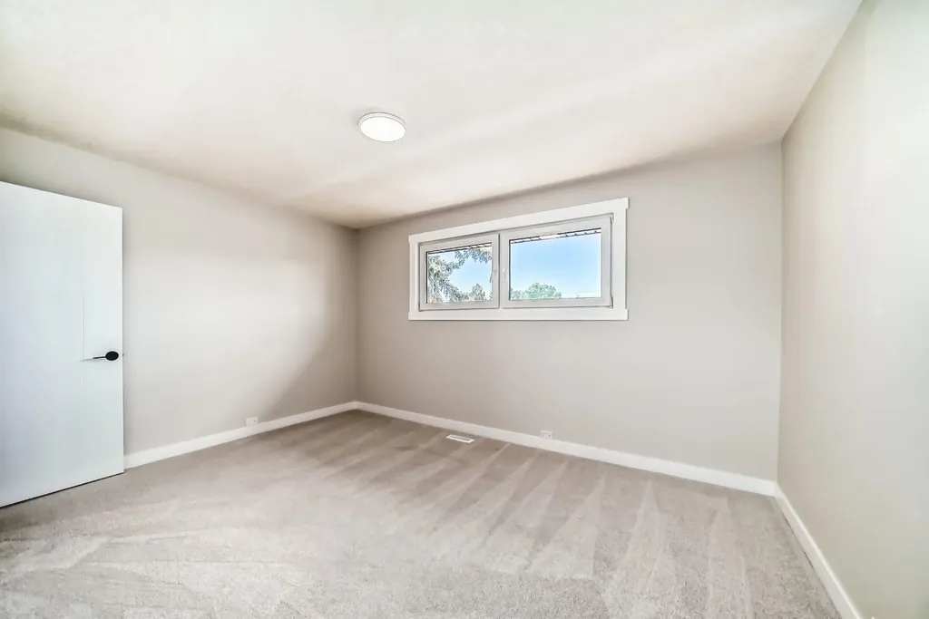 5128 Maryvale Drive NE Calgary AB T2A 2V6