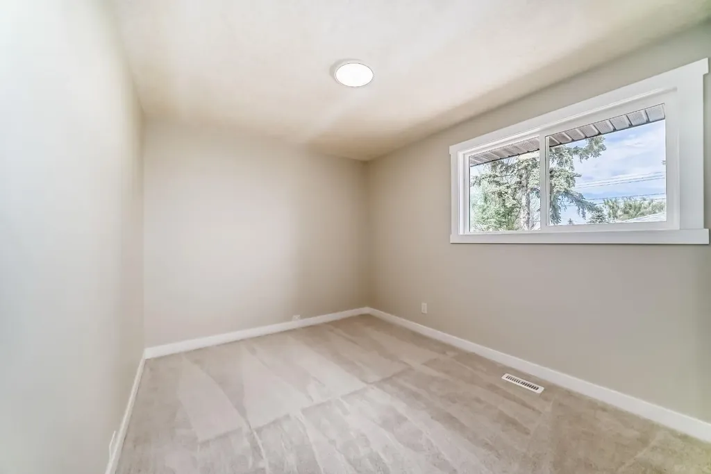 5128 Maryvale Drive NE Calgary AB T2A 2V6