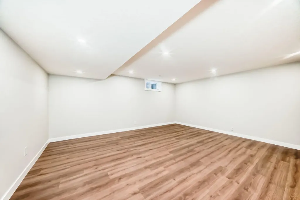 5128 Maryvale Drive NE Calgary AB T2A 2V6