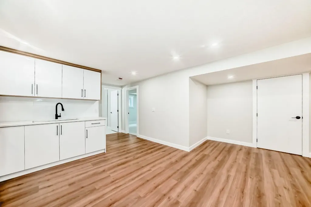 5128 Maryvale Drive NE Calgary AB T2A 2V6