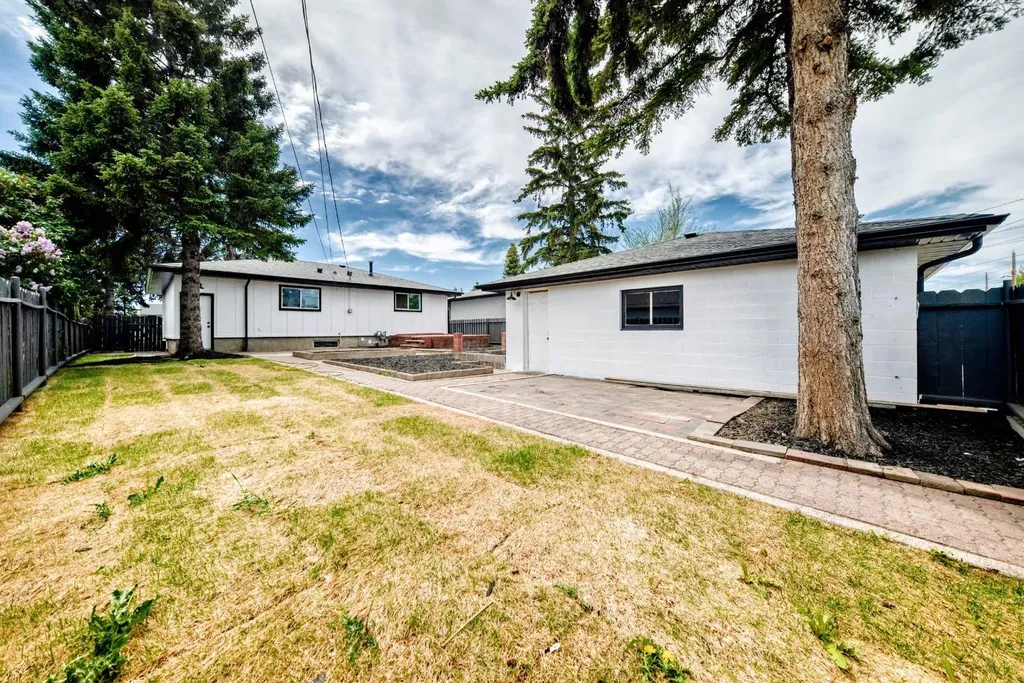 5128 Maryvale Drive NE Calgary AB T2A 2V6