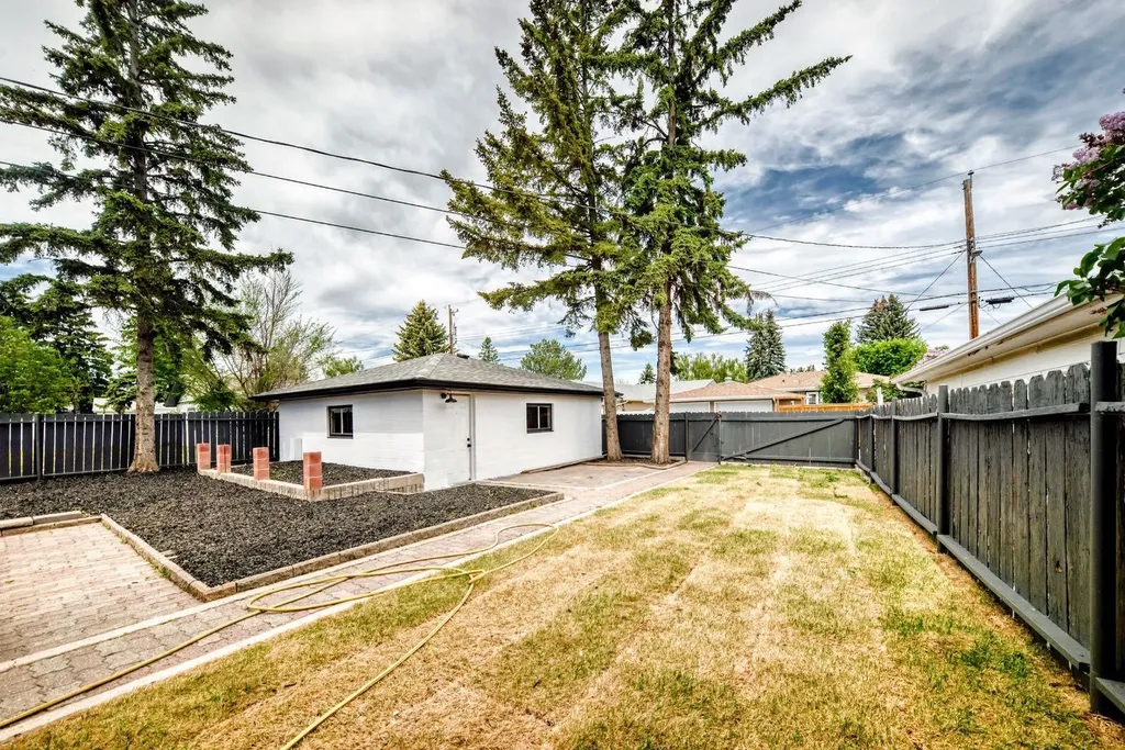 5128 Maryvale Drive NE Calgary AB T2A 2V6
