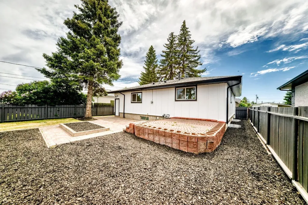 5128 Maryvale Drive NE Calgary AB T2A 2V6