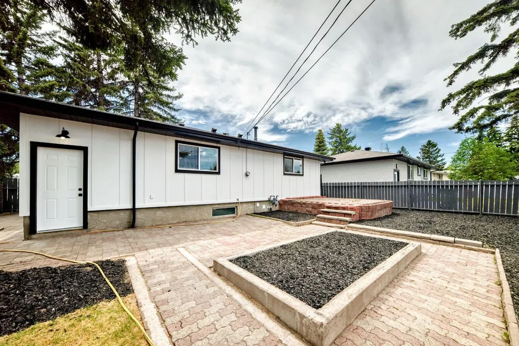 5128 Maryvale Drive NE Calgary AB T2A 2V6