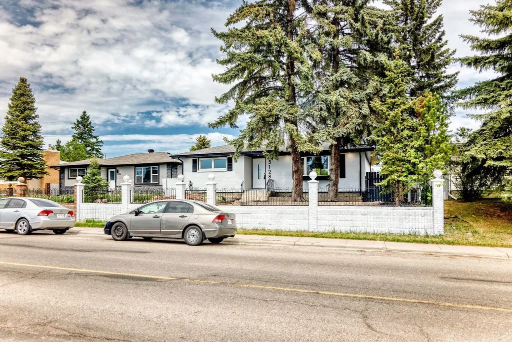5128 Maryvale Drive NE Calgary AB T2A 2V6