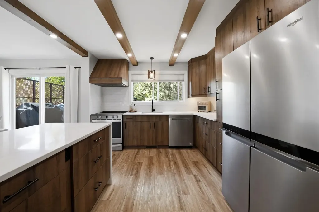 75 Hill Crescent Red Deer AB T4N6G3