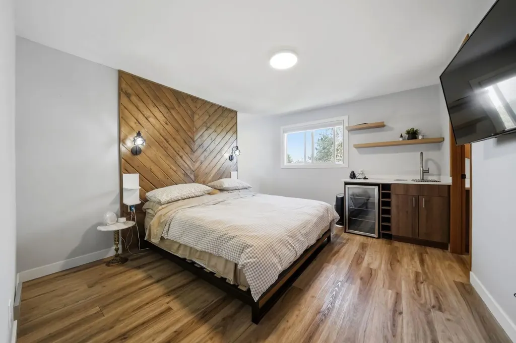75 Hill Crescent Red Deer AB T4N6G3