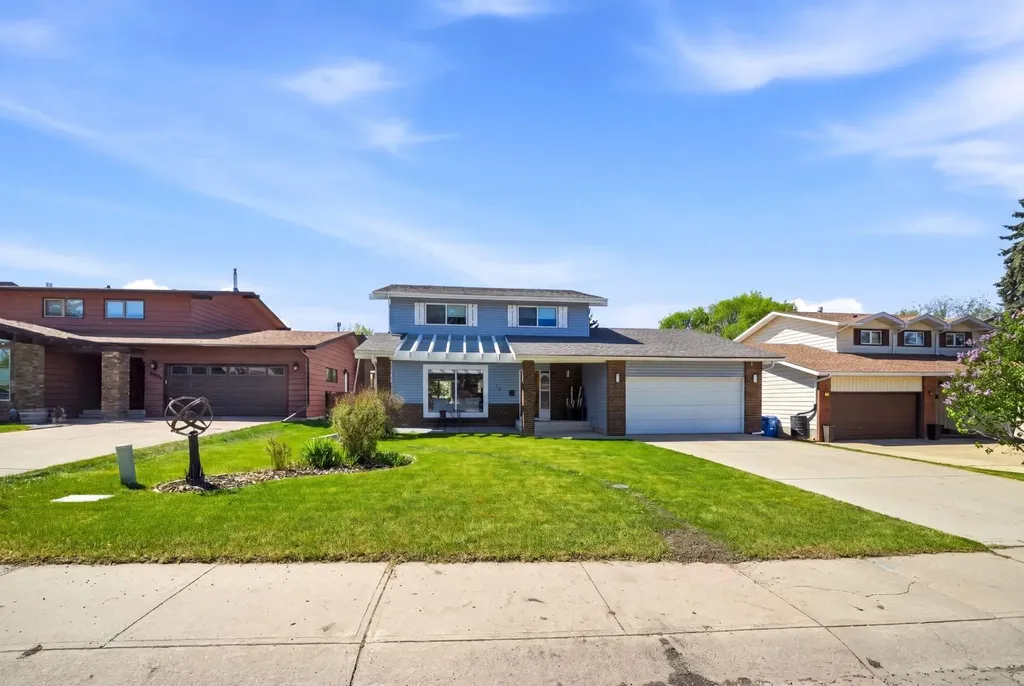 75 Hill Crescent Red Deer AB T4N6G3