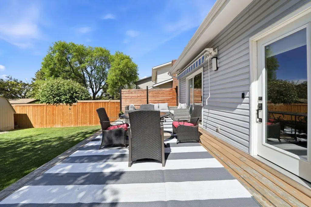 75 Hill Crescent Red Deer AB T4N6G3