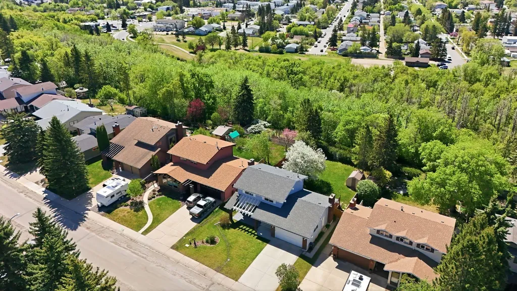 75 Hill Crescent Red Deer AB T4N6G3