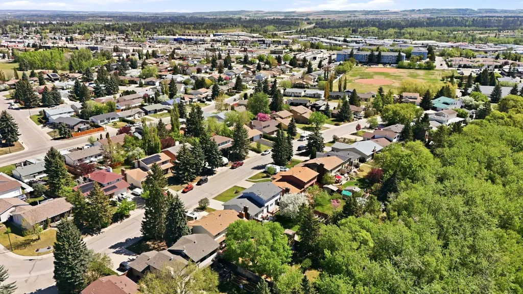 75 Hill Crescent Red Deer AB T4N6G3