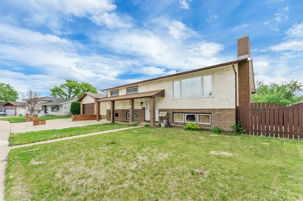 173 Cypress Way SE Medicine Hat AB T1B1L5