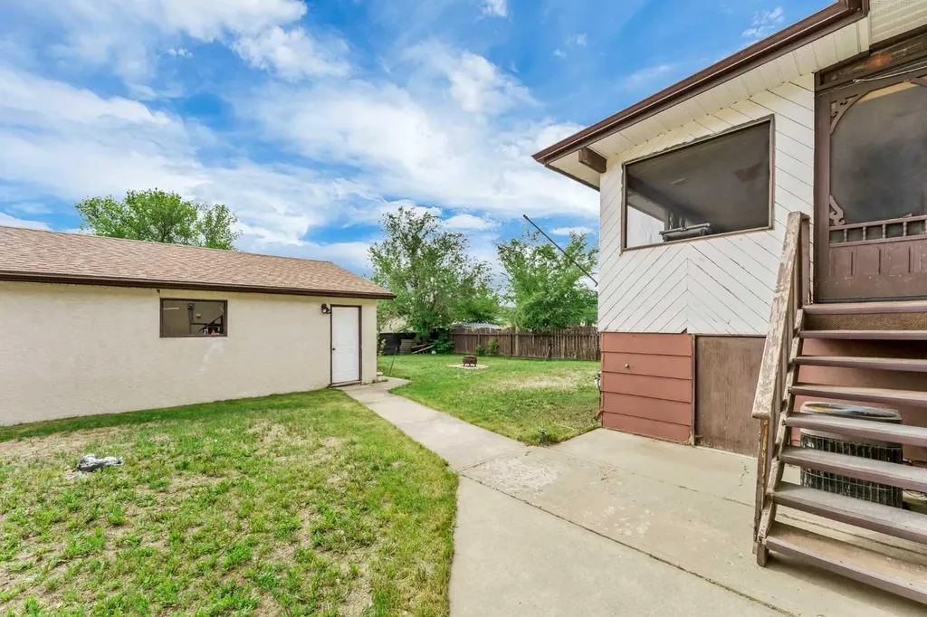 173 Cypress Way SE Medicine Hat AB T1B1L5